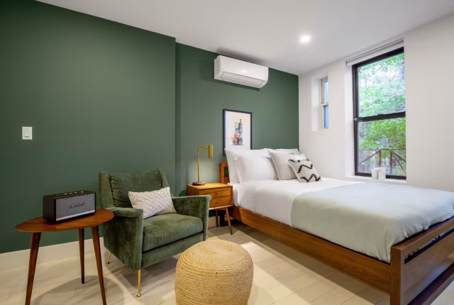 STUDIO APARTMENT IN THE HEART OF EAST VILLAGE