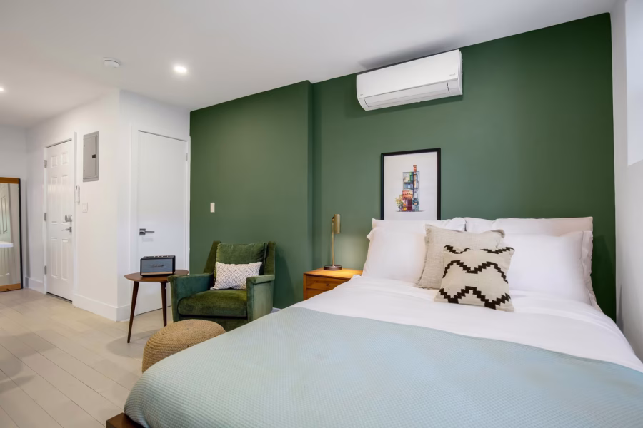 STUDIO APARTMENT IN THE HEART OF EAST VILLAGE